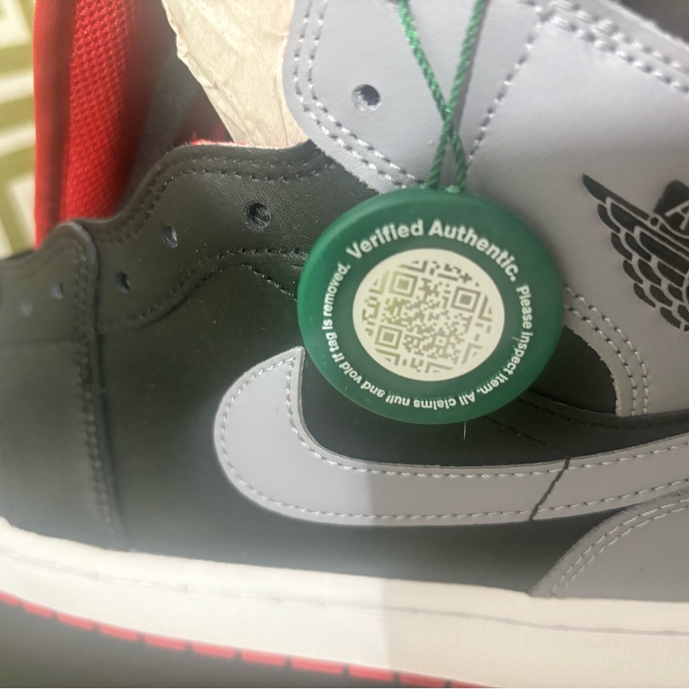 NEW IN BOX! Nike Air Jordan 1 Mid Retro Shoes Black/Cement Gray/ Red Size 12 - Picture 13 of 14